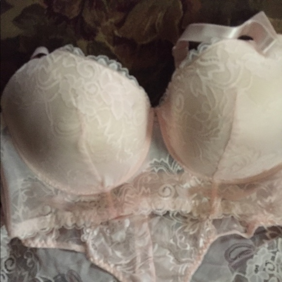 Bra&panty sets. 2/14 buy a set receive a panty. - Picture 5 of 8